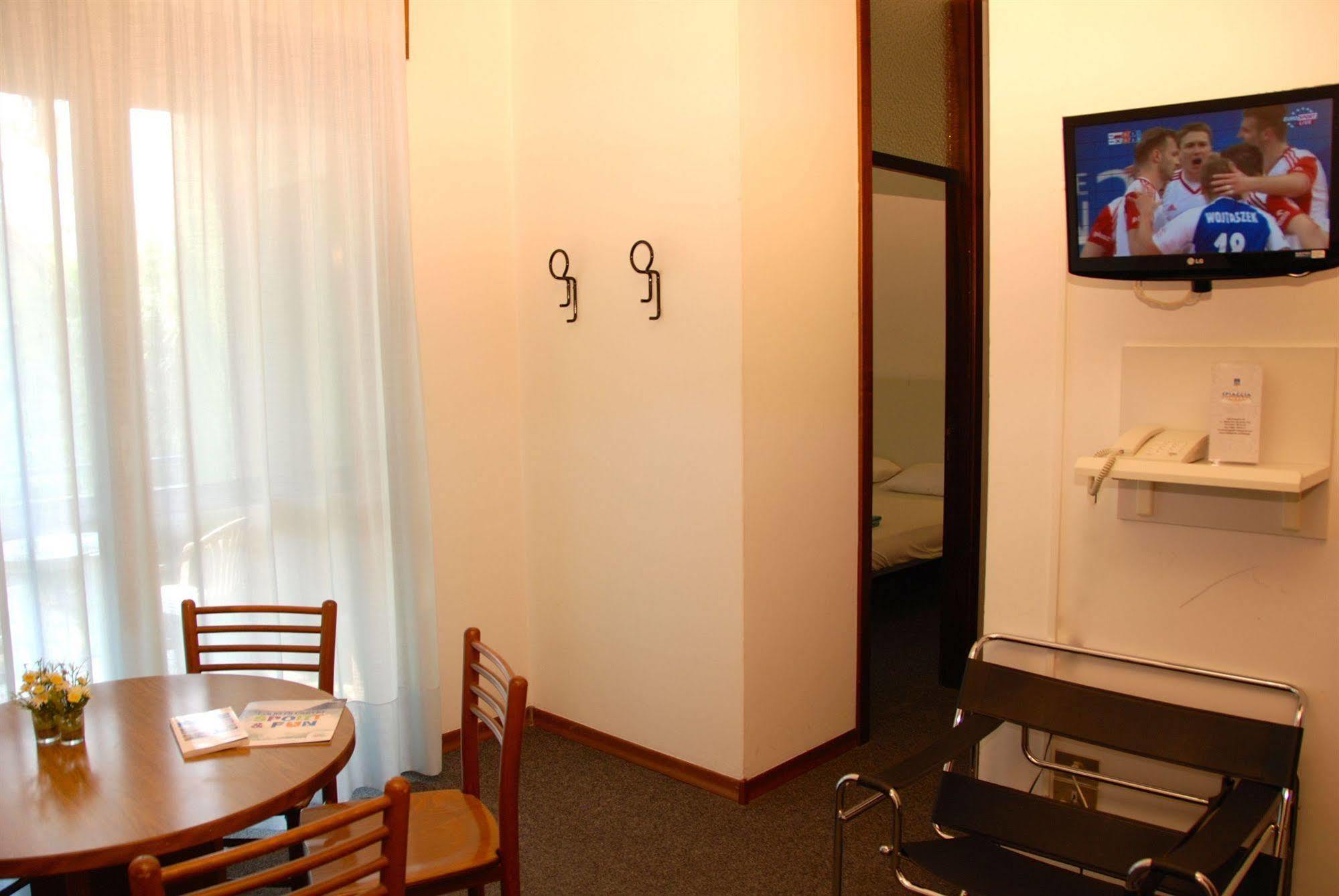 Spiaggia Residence 리바 델 이탈리아 베로나 외부 사진